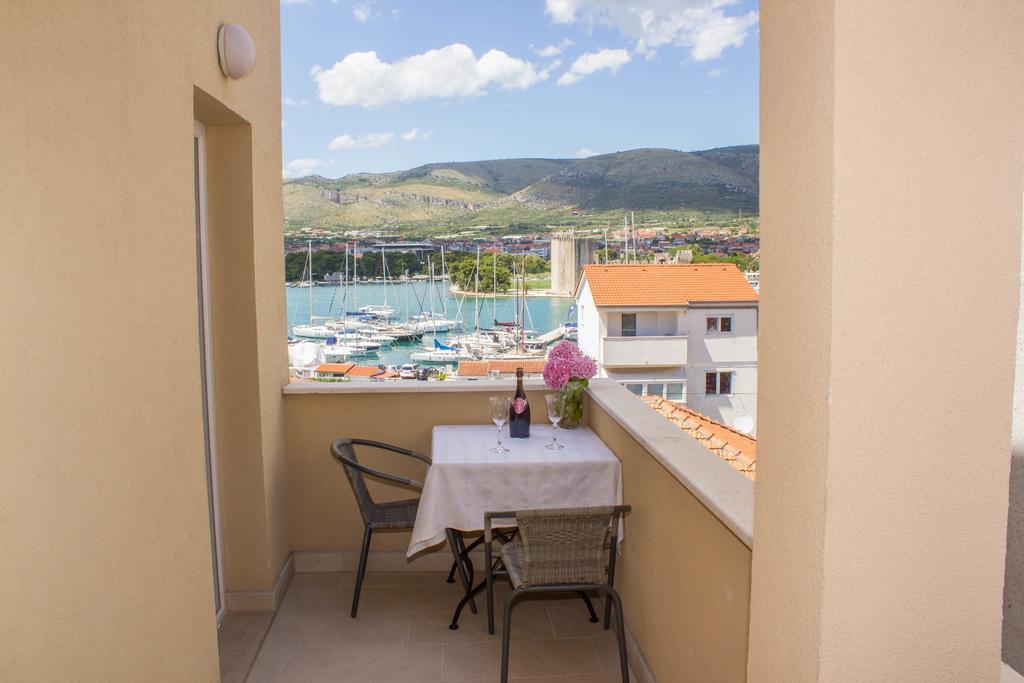 Apartments Maria Trogir Luaran gambar