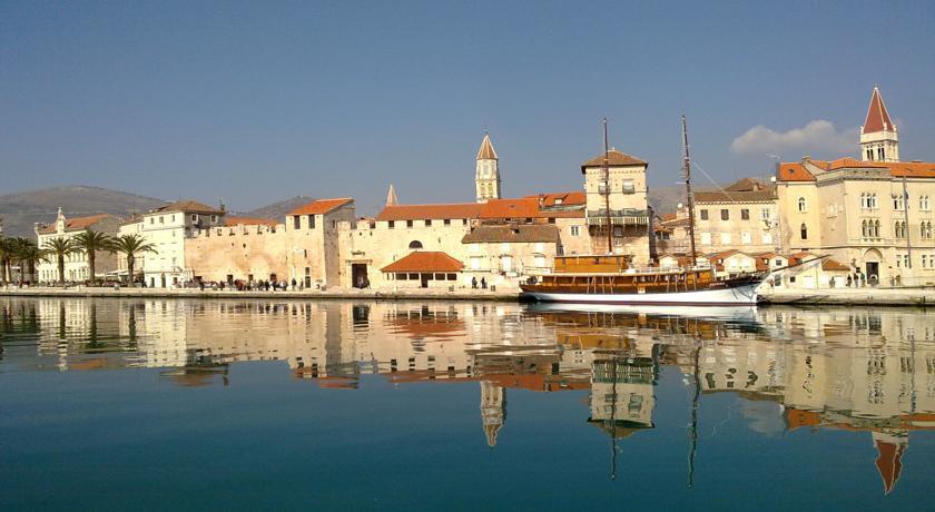 Apartments Maria Trogir Luaran gambar